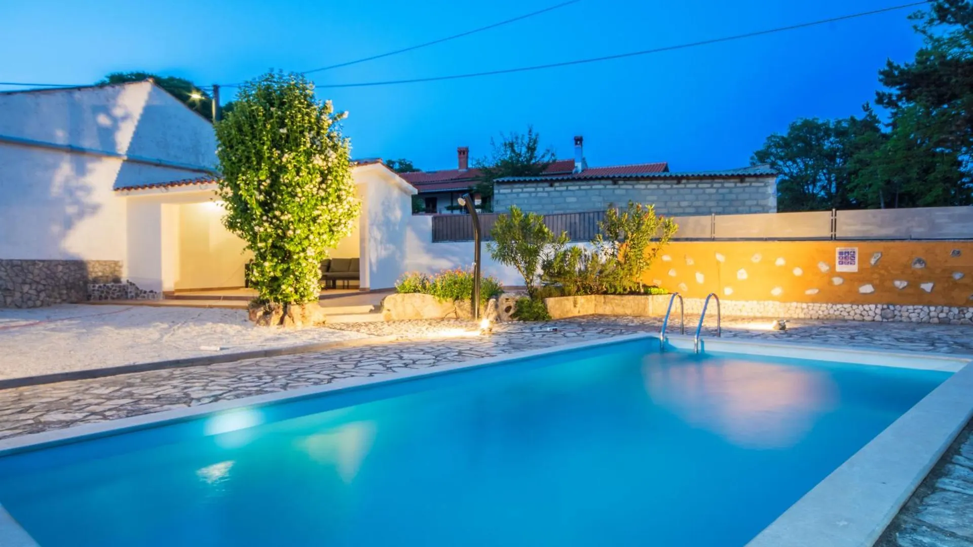 Holiday home Villa Rozi, A Charming Renovated Istrian House With Pool Pifari